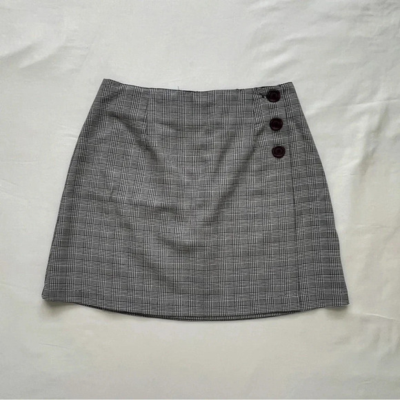 Vintage 90’s Plaid High Waisted Plaid Mini Skirt - Picture 5 of 8